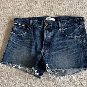 Moussy Raw Hem Medium dark blue Denim Shorts, sz 30